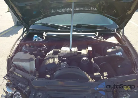 2004 BMW 330 z USA, uszkodzony, nr VIN WBAEV534X4KM34307